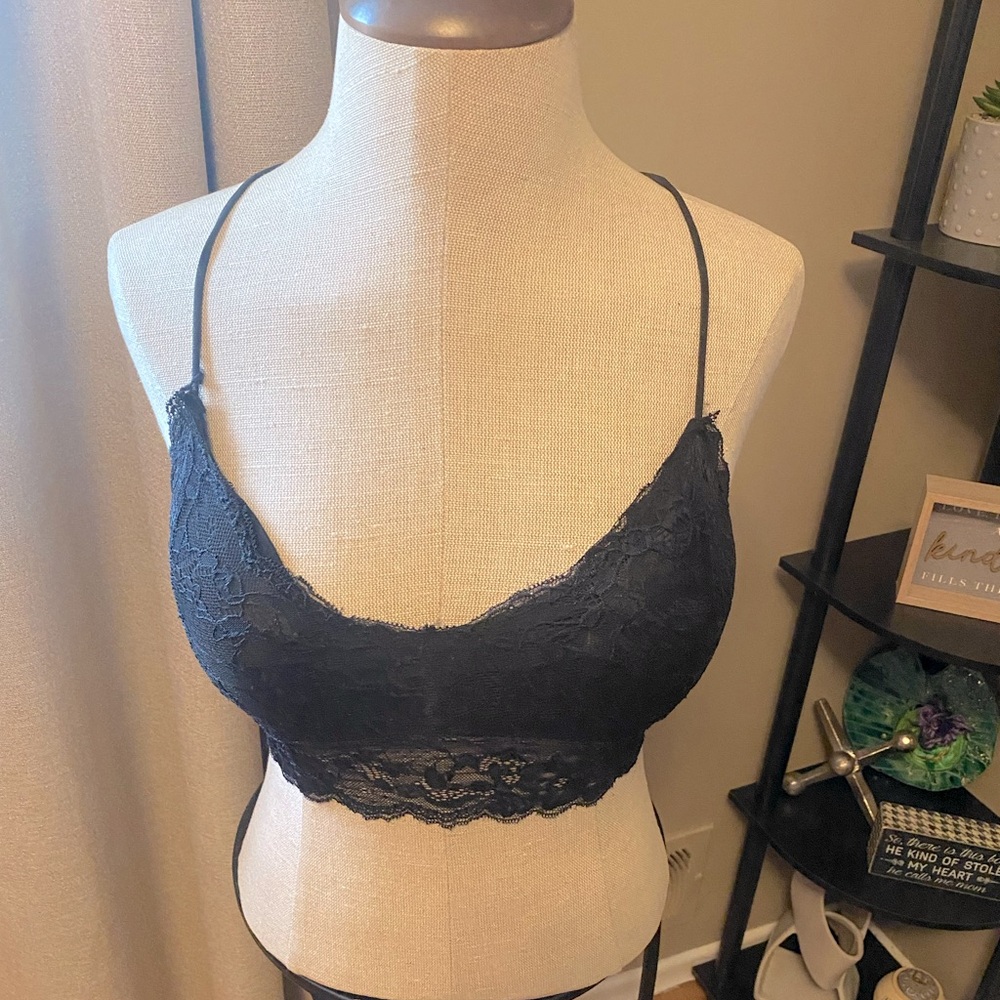 I Fashion Elegant Black Lace Bralette, Size One Size Fits Most!